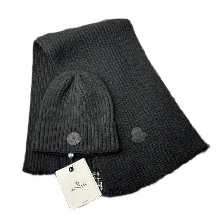 Moncler Round-Badge Ribbed Beanie and Scarf Set — #432
